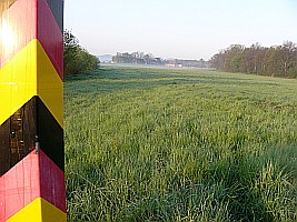 Grenze Deutschland Polen, Grenzland Neisse, Grenzwächter, Schäferhund